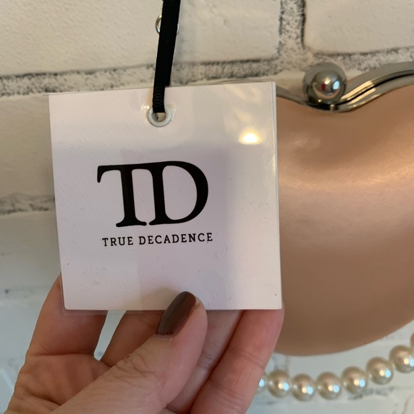 True Decadence heart clutch bag - Picture 5 of 10